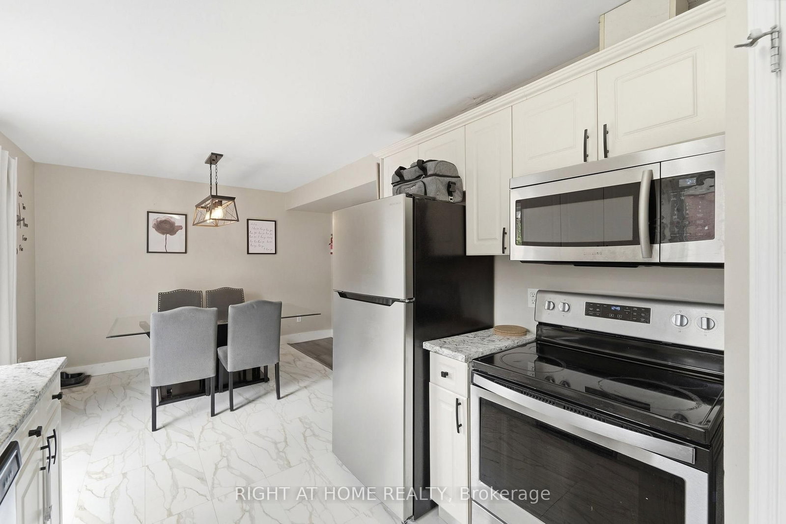 65 Wellington South, Cambridge — 12