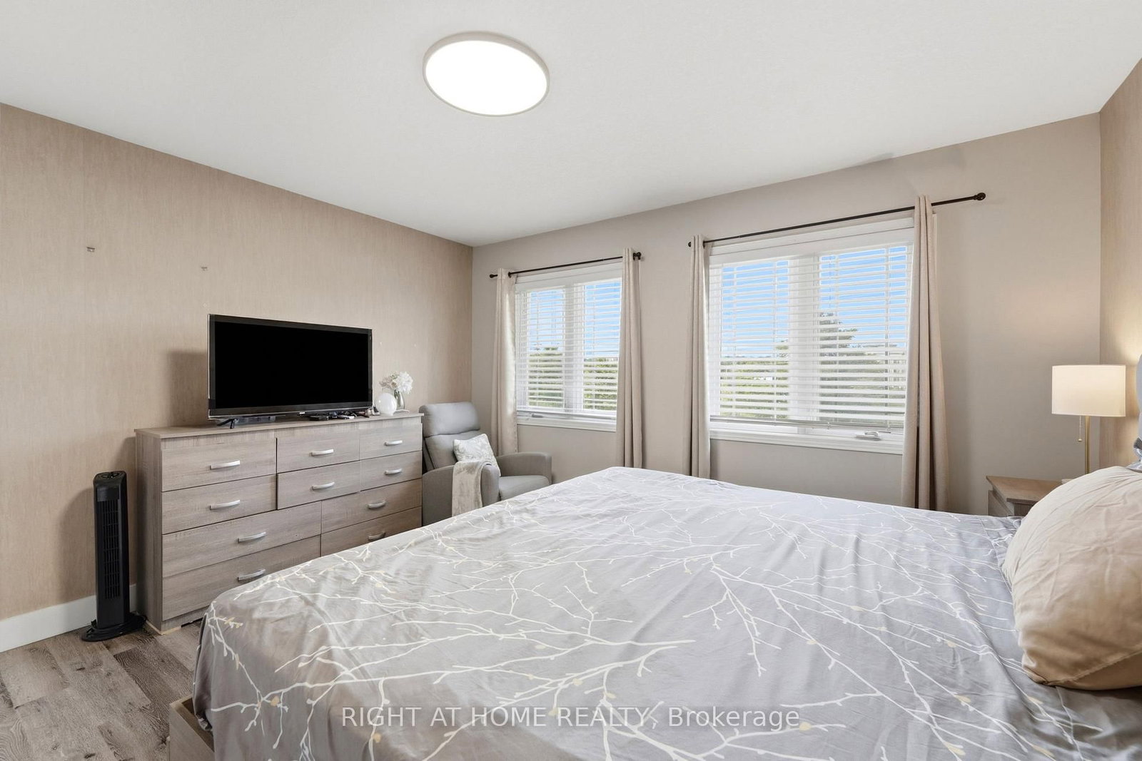 65 Wellington South, Cambridge — 17