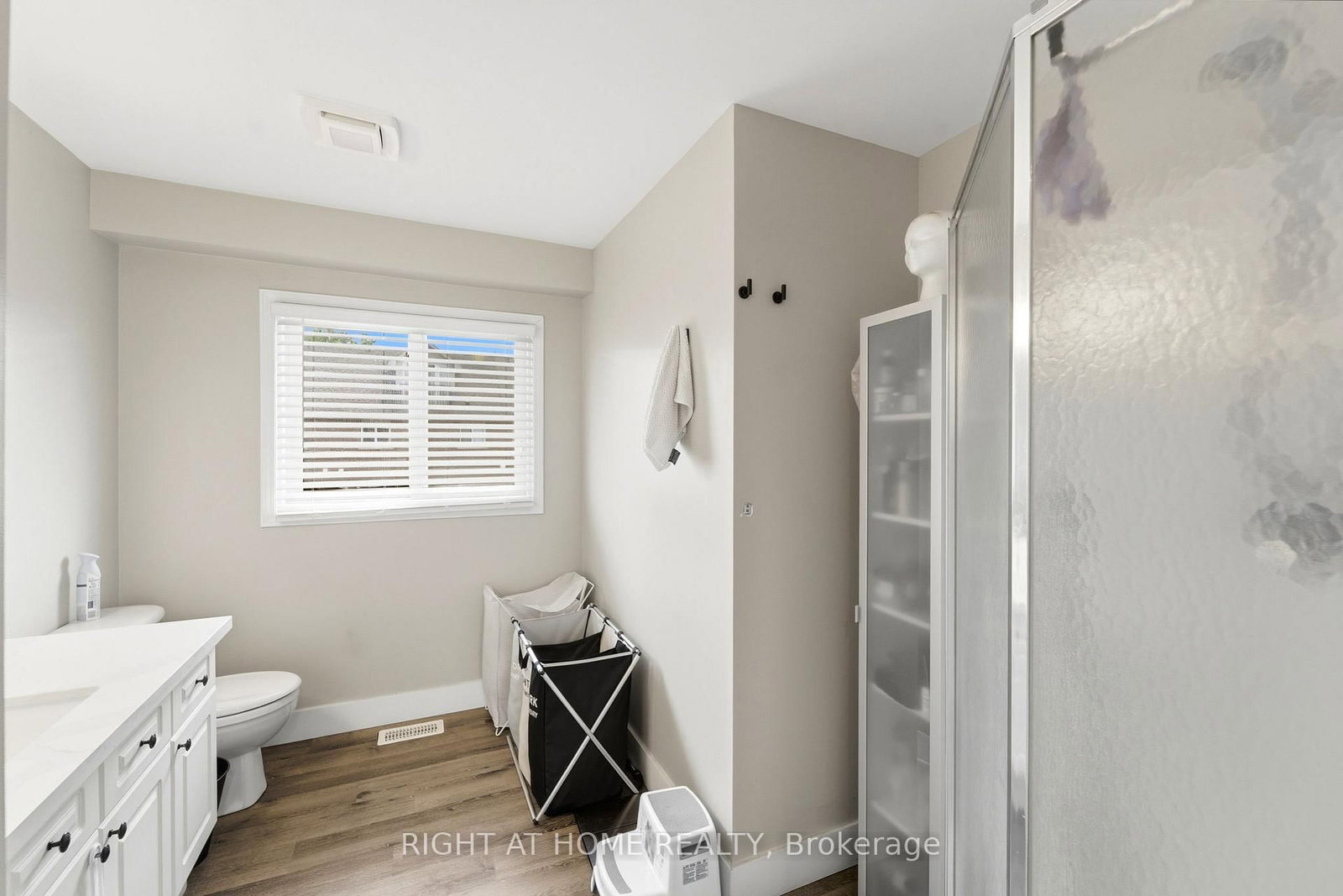 65 Wellington South, Cambridge — 18