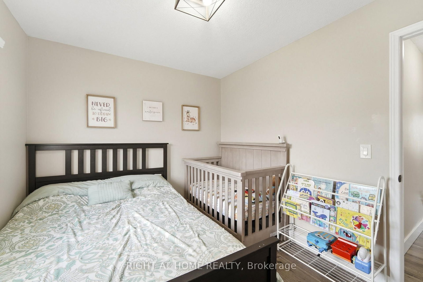 65 Wellington South, Cambridge — 21