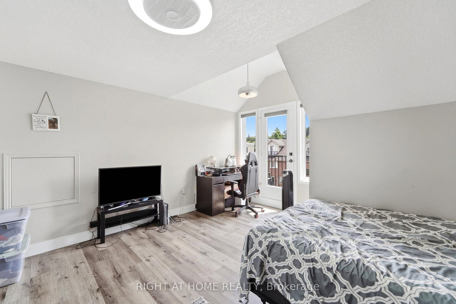 65 Wellington South, Cambridge — 23