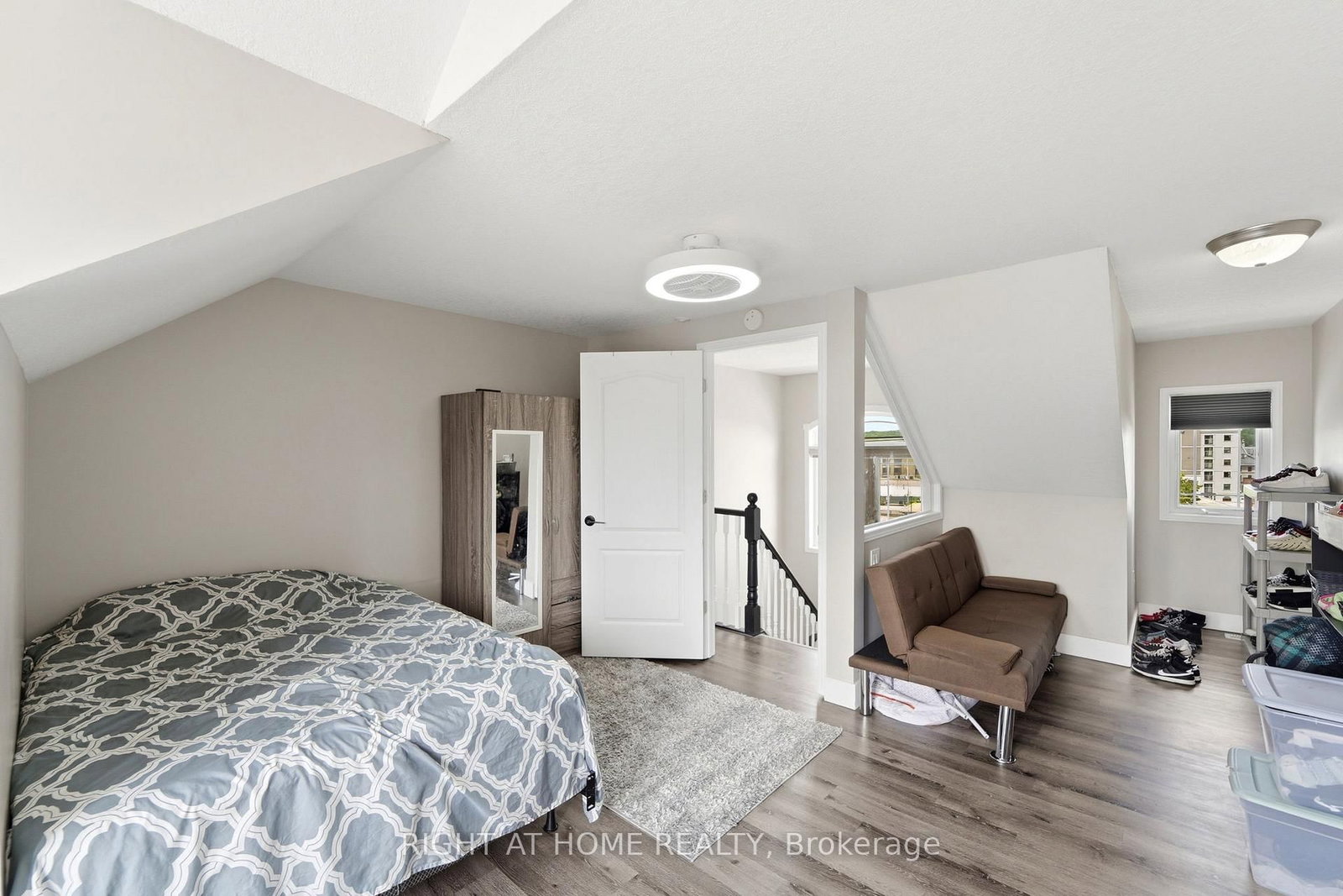 65 Wellington South, Cambridge — 24