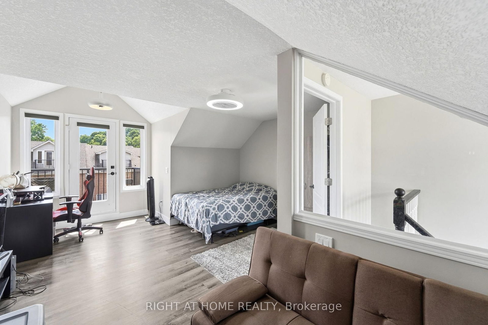 65 Wellington South, Cambridge — 25