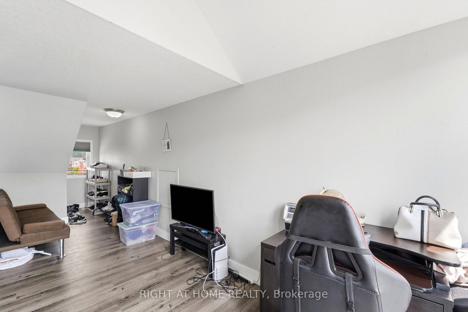 65 Wellington South, Cambridge — 26