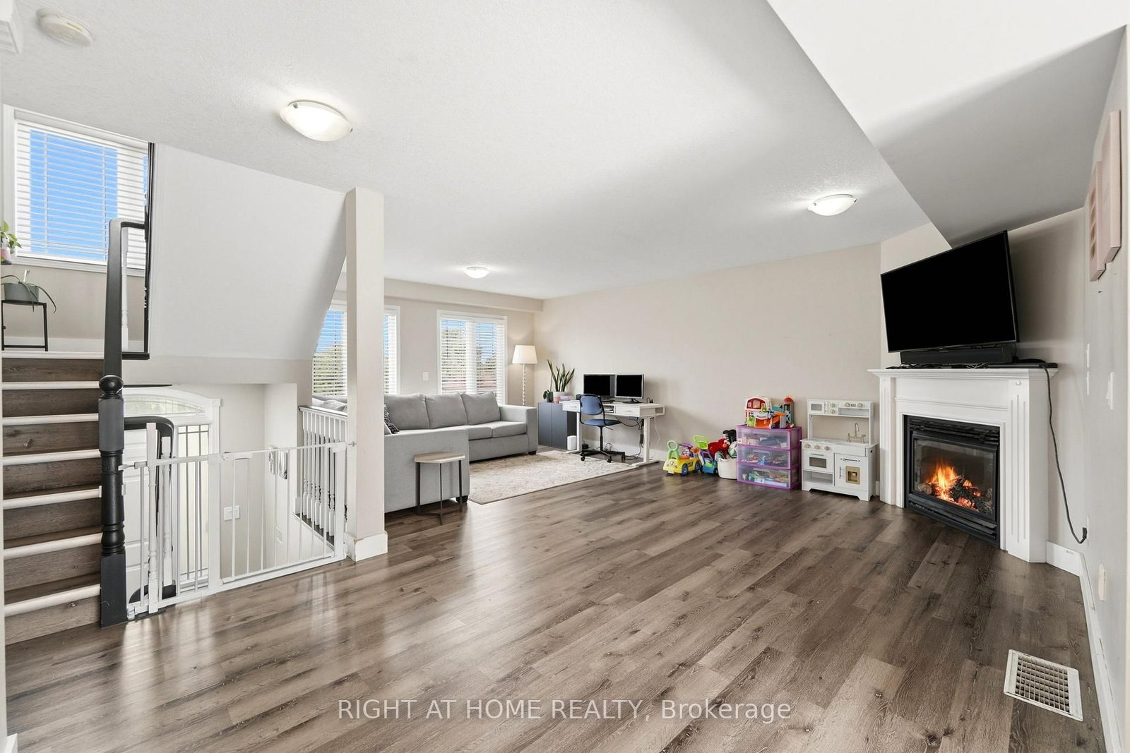 65 Wellington South, Cambridge — 4
