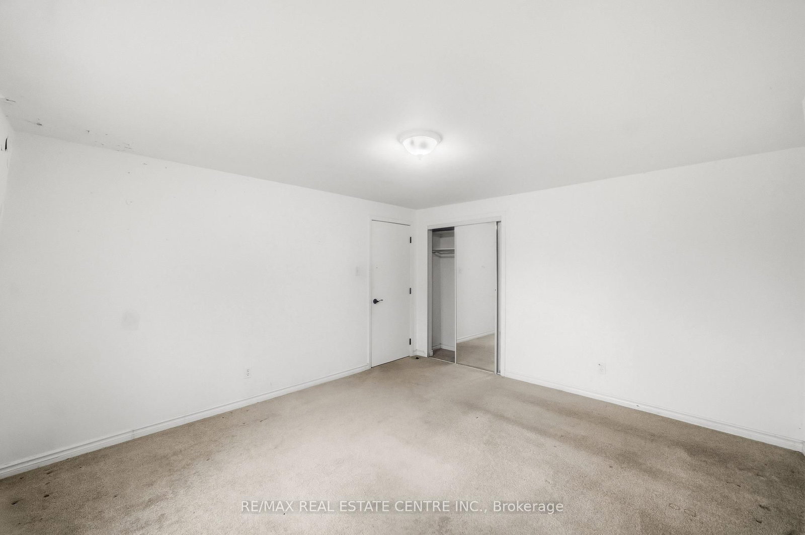 10-76 Borden Pkwy, Kitchener — 12