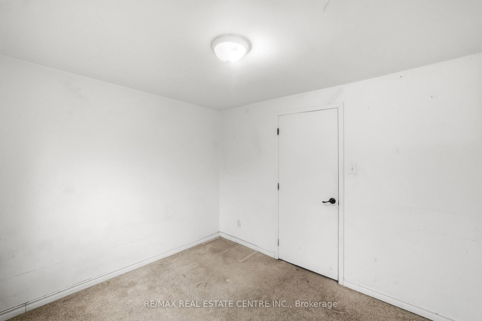 10-76 Borden Pkwy, Kitchener — 14