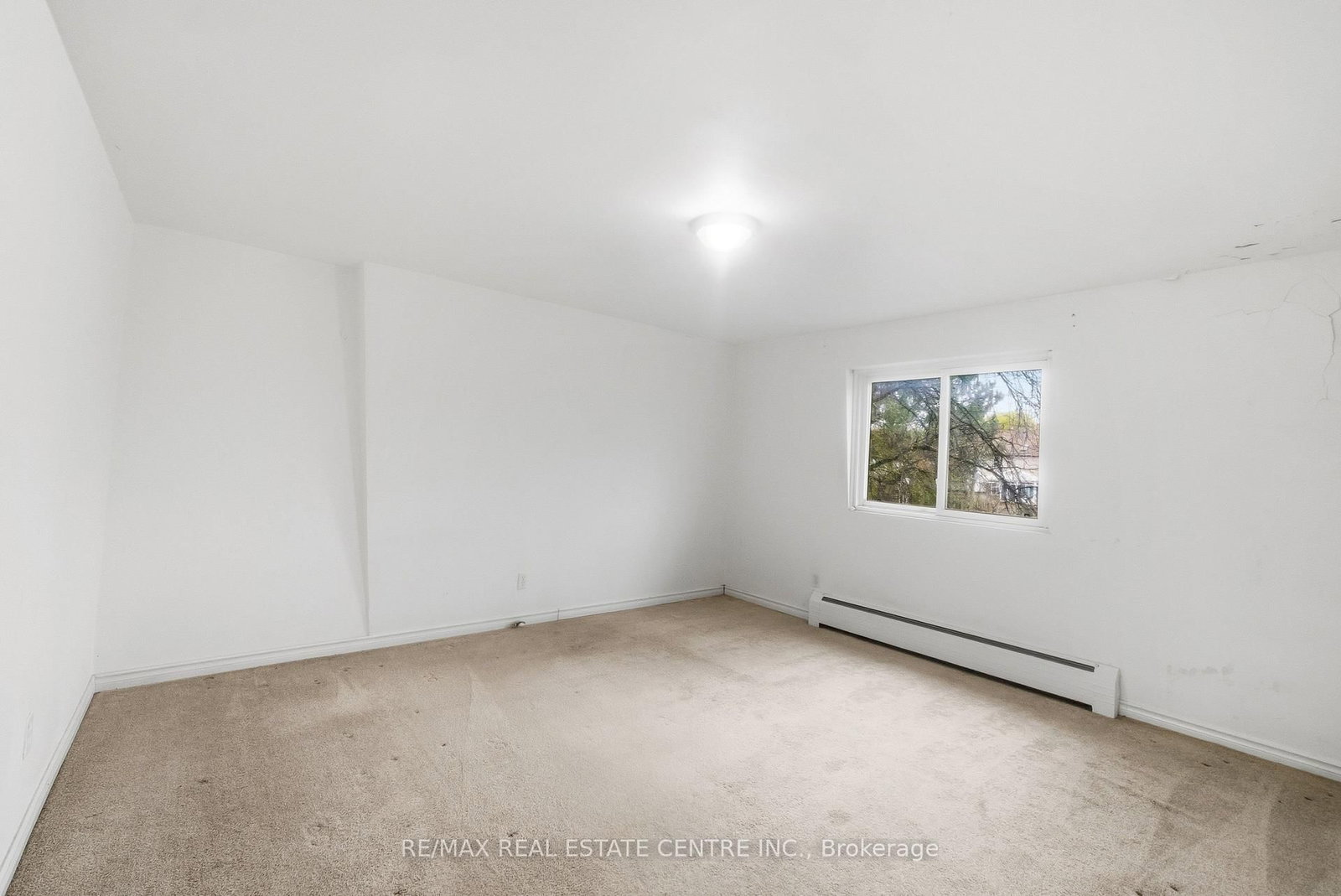 10-76 Borden Pkwy, Kitchener — 17