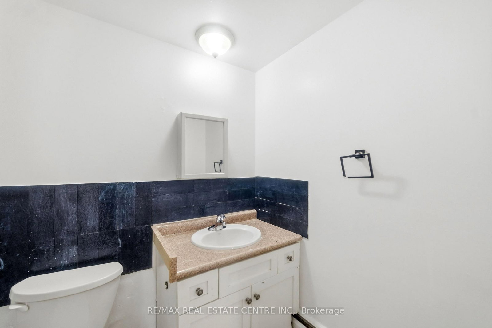 10-76 Borden Pkwy, Kitchener — 20