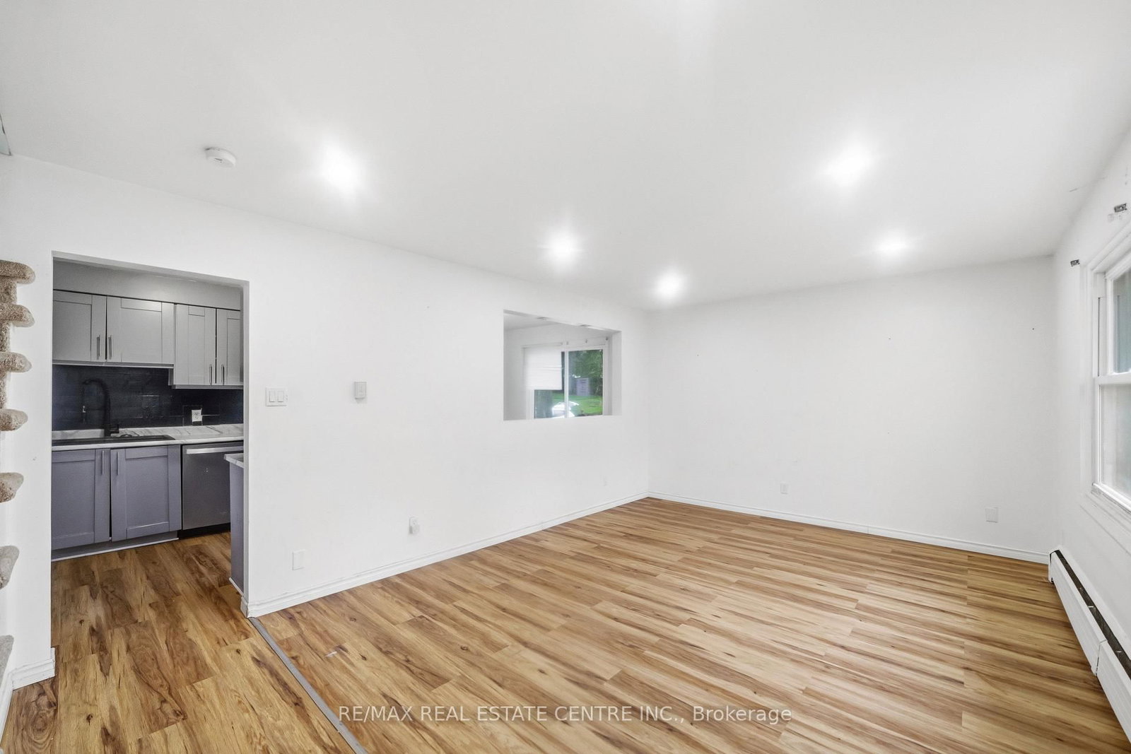 10-76 Borden Pkwy, Kitchener — 7