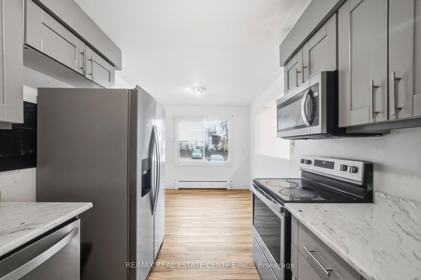 10-76 Borden Pkwy, Kitchener — 9