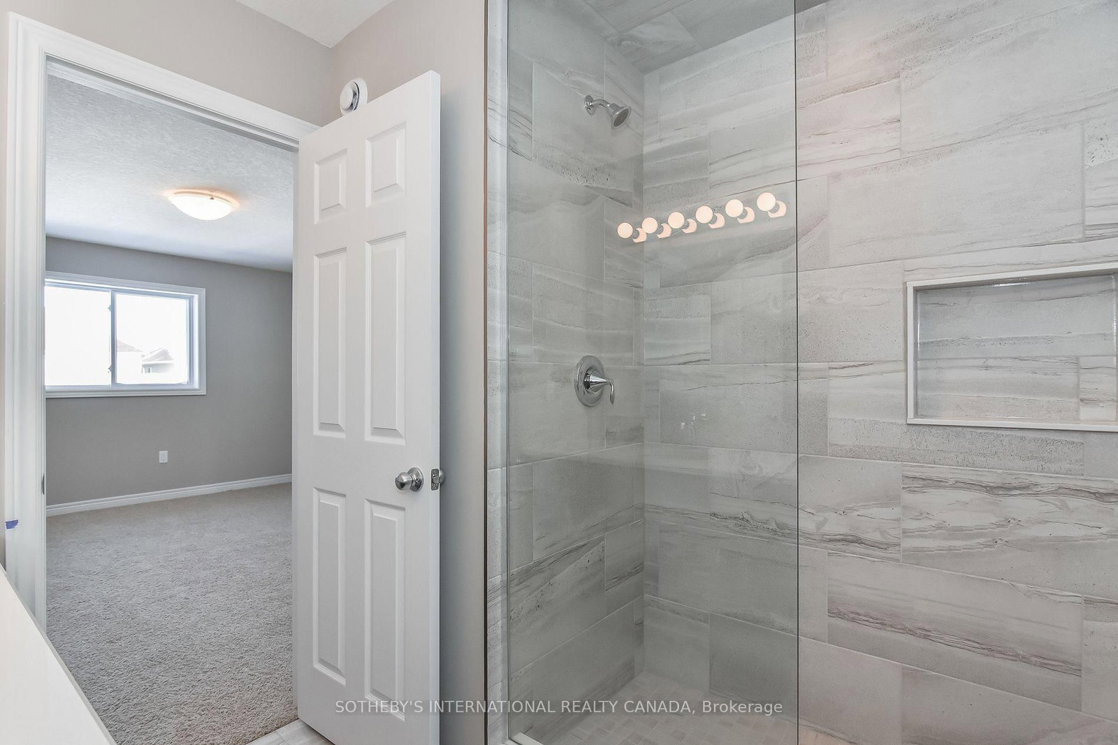 529 Anton Cres, Kitchener — 19