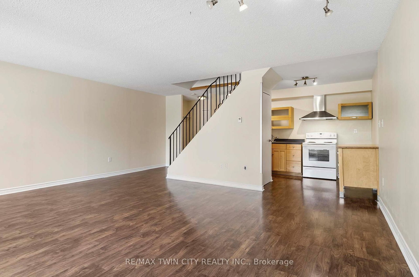 301-36 Hayhurst Rd, Brantford — 14