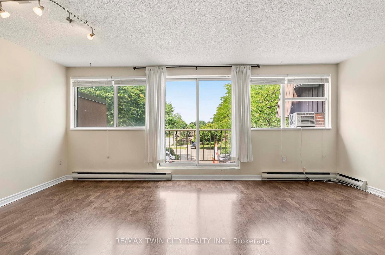 301-36 Hayhurst Rd, Brantford — 9