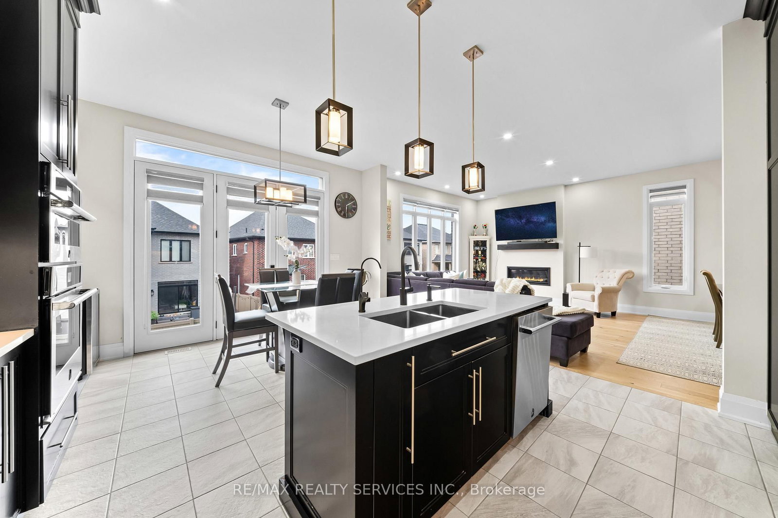 130 Pondcliffe Dr, Kitchener — 18