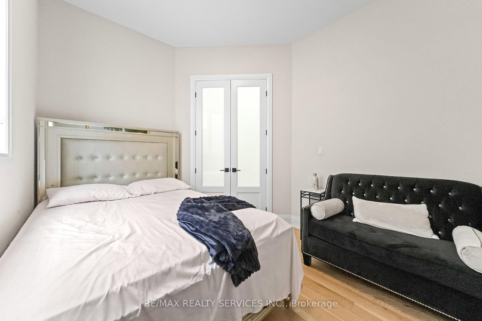 130 Pondcliffe Dr, Kitchener — 22