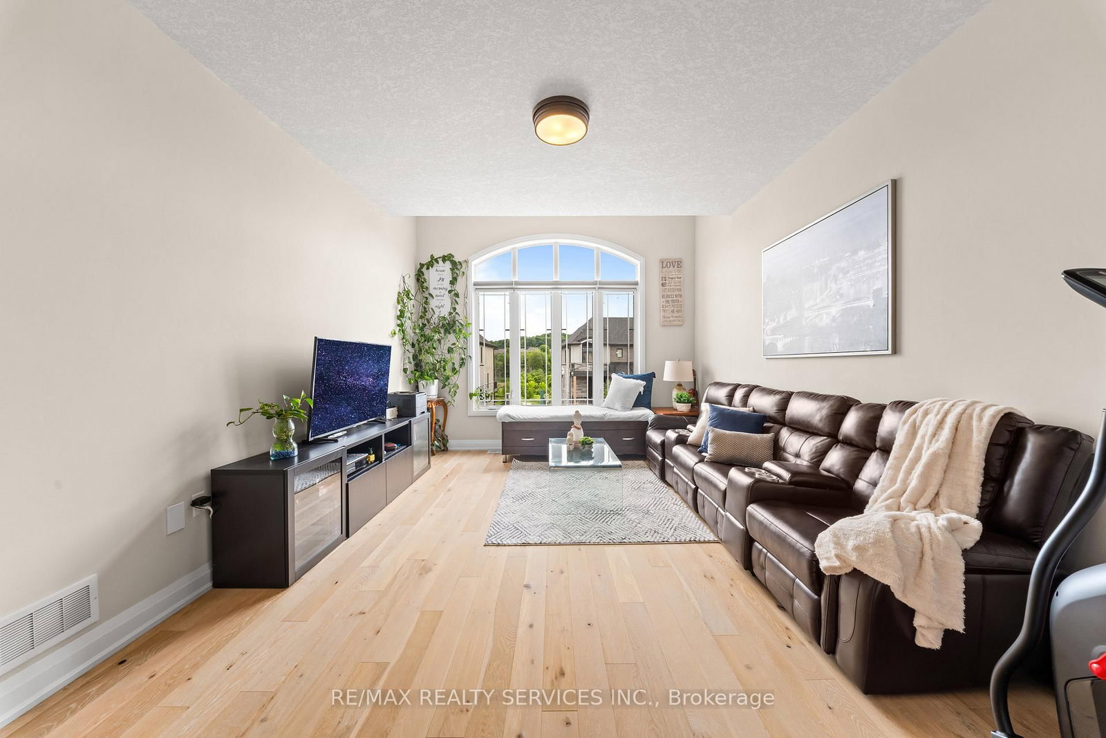 130 Pondcliffe Dr, Kitchener — 26