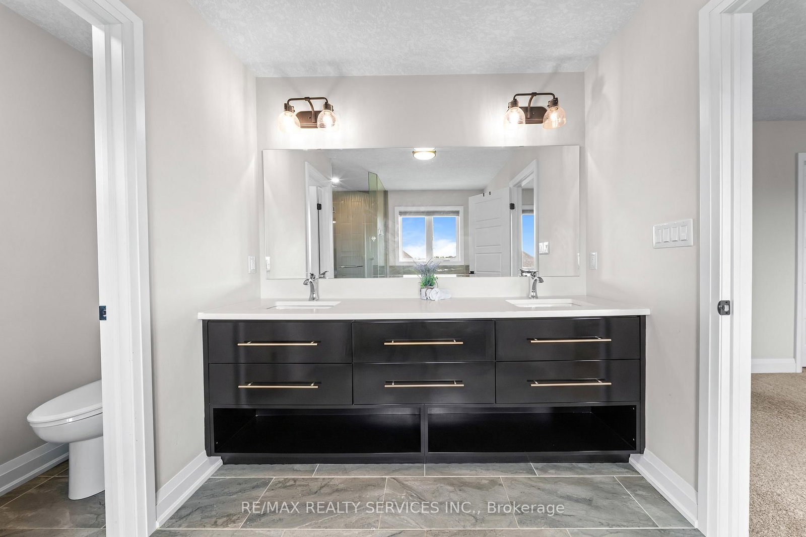 130 Pondcliffe Dr, Kitchener — 32