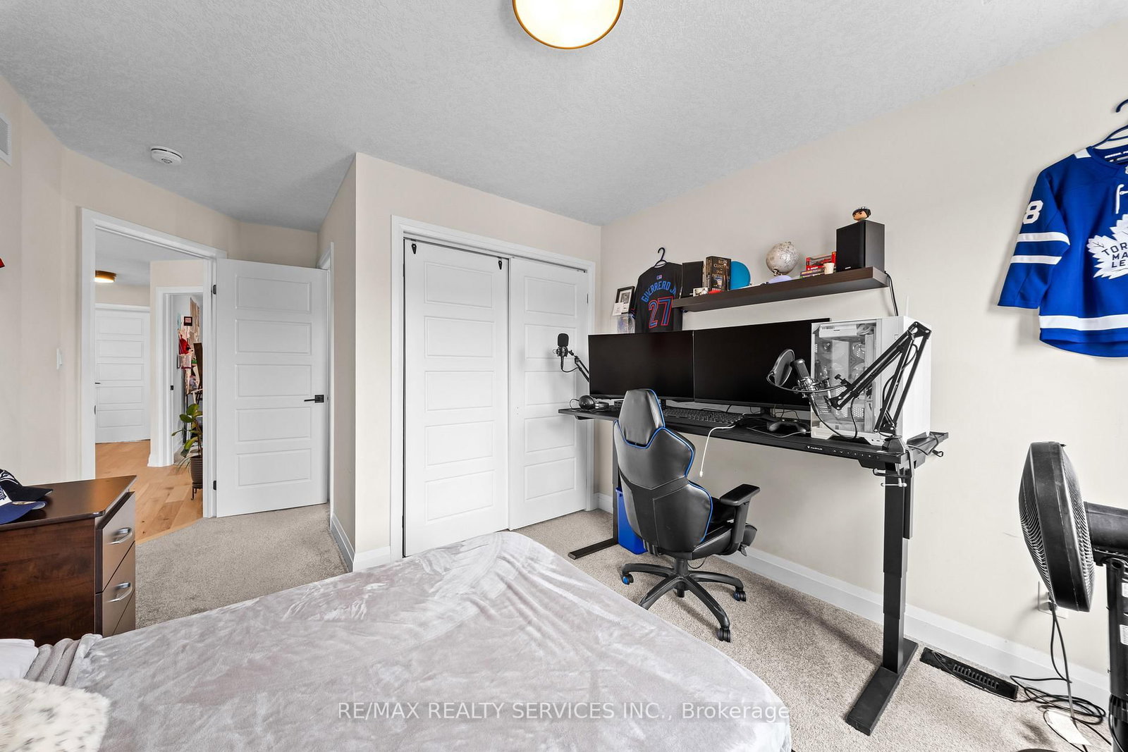 130 Pondcliffe Dr, Kitchener — 39
