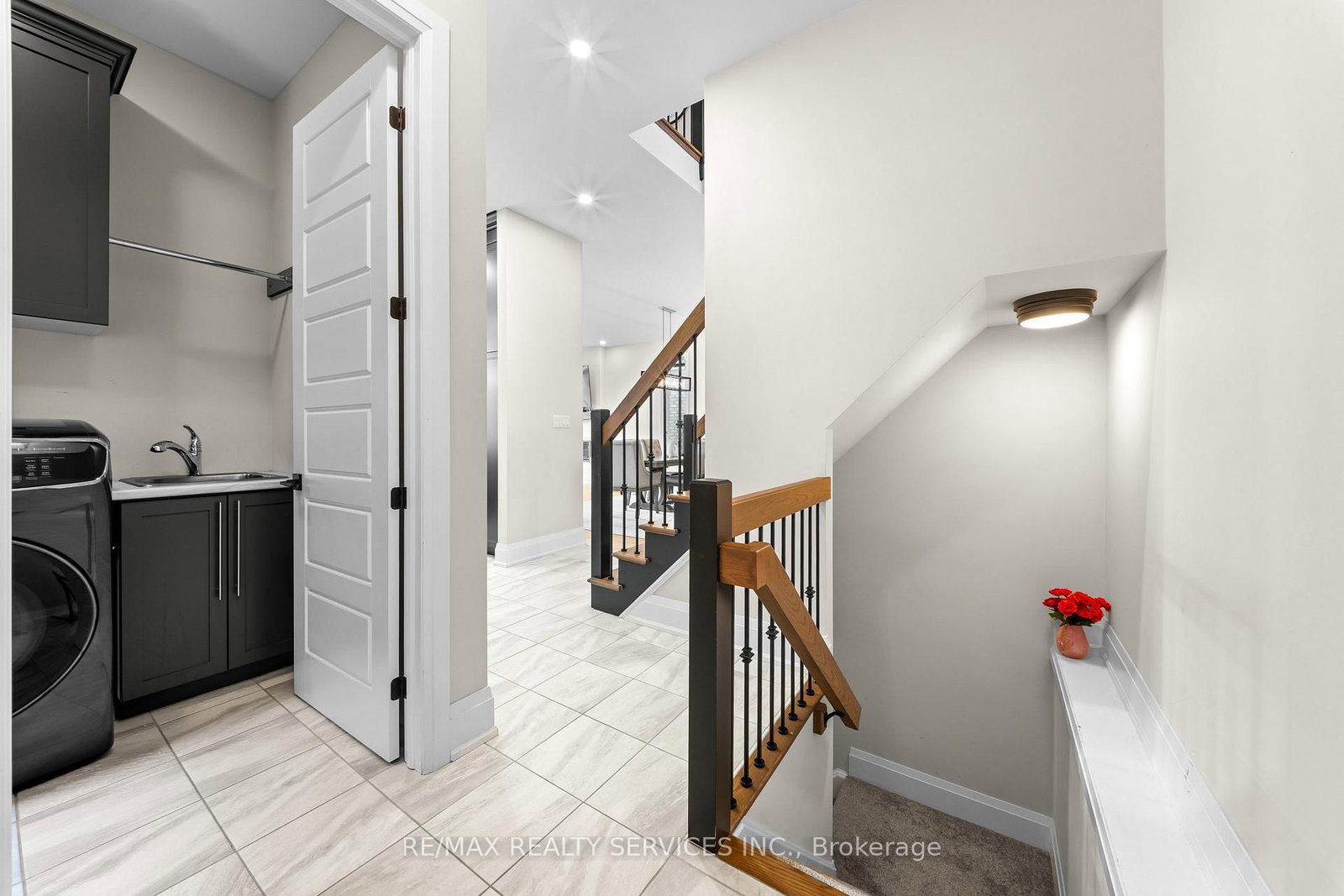130 Pondcliffe Dr, Kitchener — 45