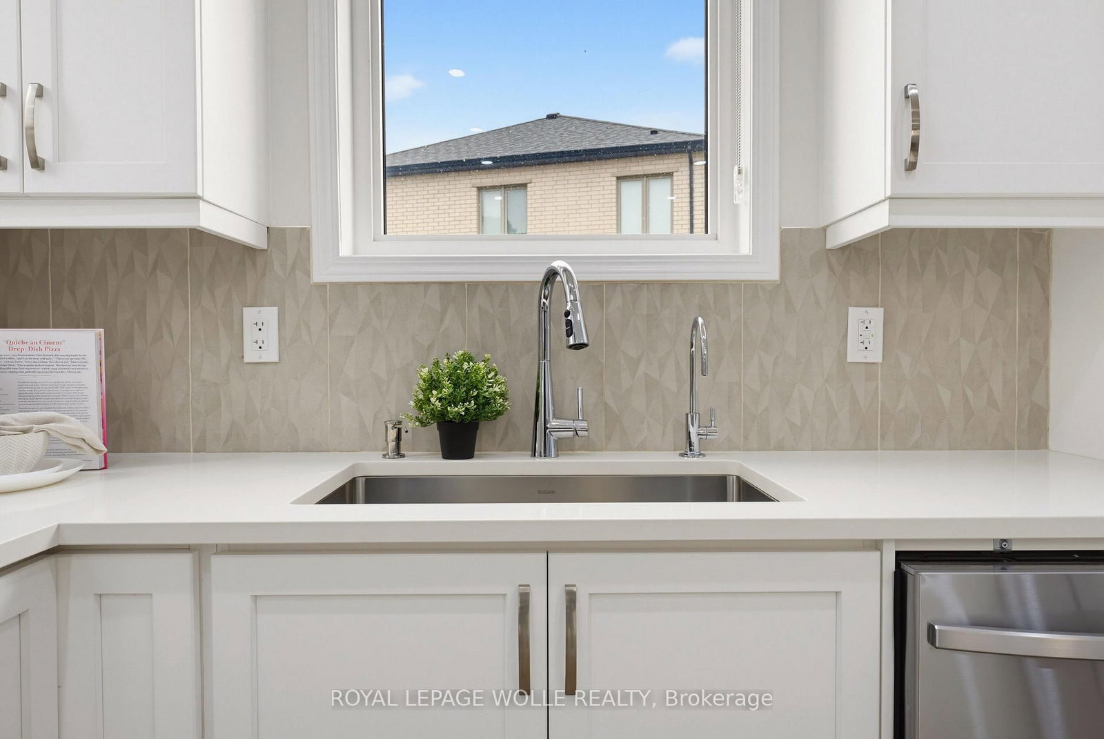6 Milt Schmidt St, Kitchener — 11