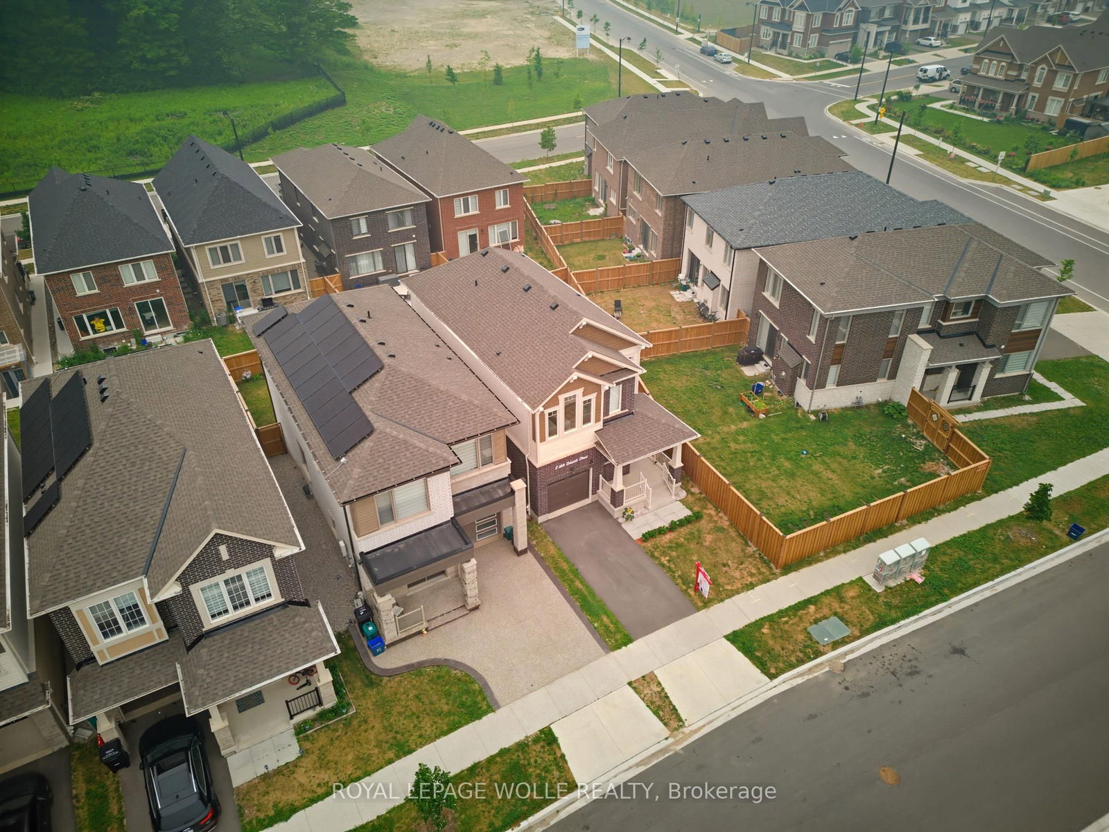 6 Milt Schmidt St, Kitchener — 29
