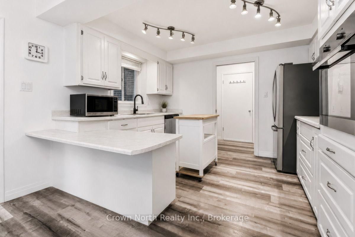 127 Carson Dr, Kitchener — 15