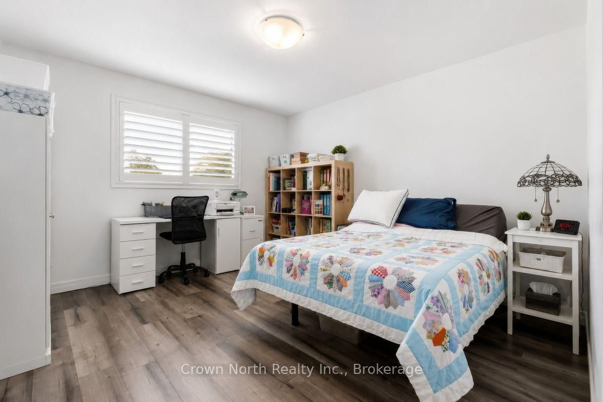 127 Carson Dr, Kitchener — 23