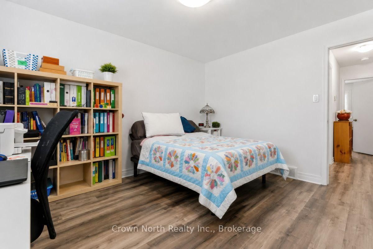 127 Carson Dr, Kitchener — 24