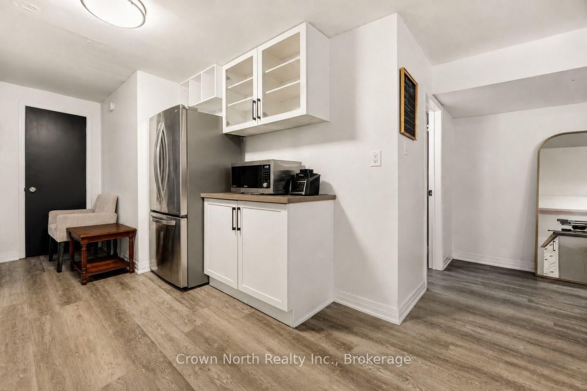 127 Carson Dr, Kitchener — 33