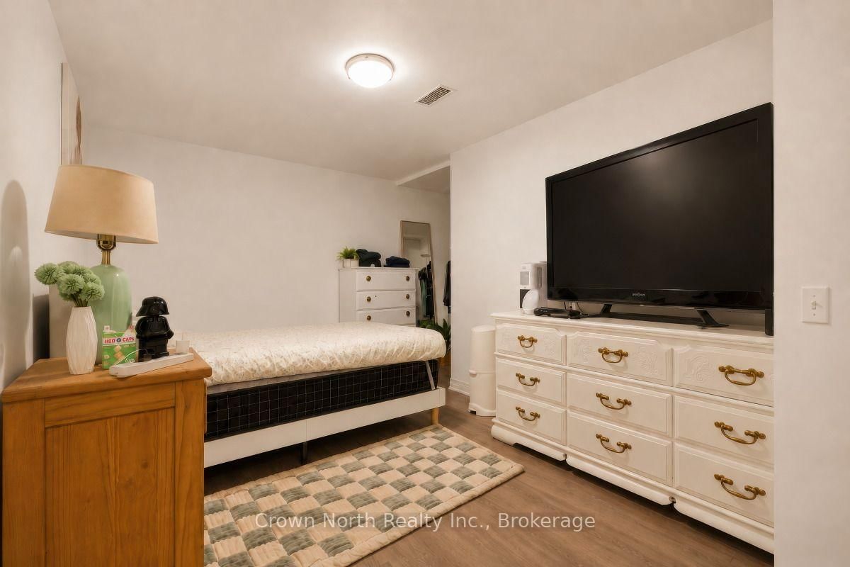127 Carson Dr, Kitchener — 38