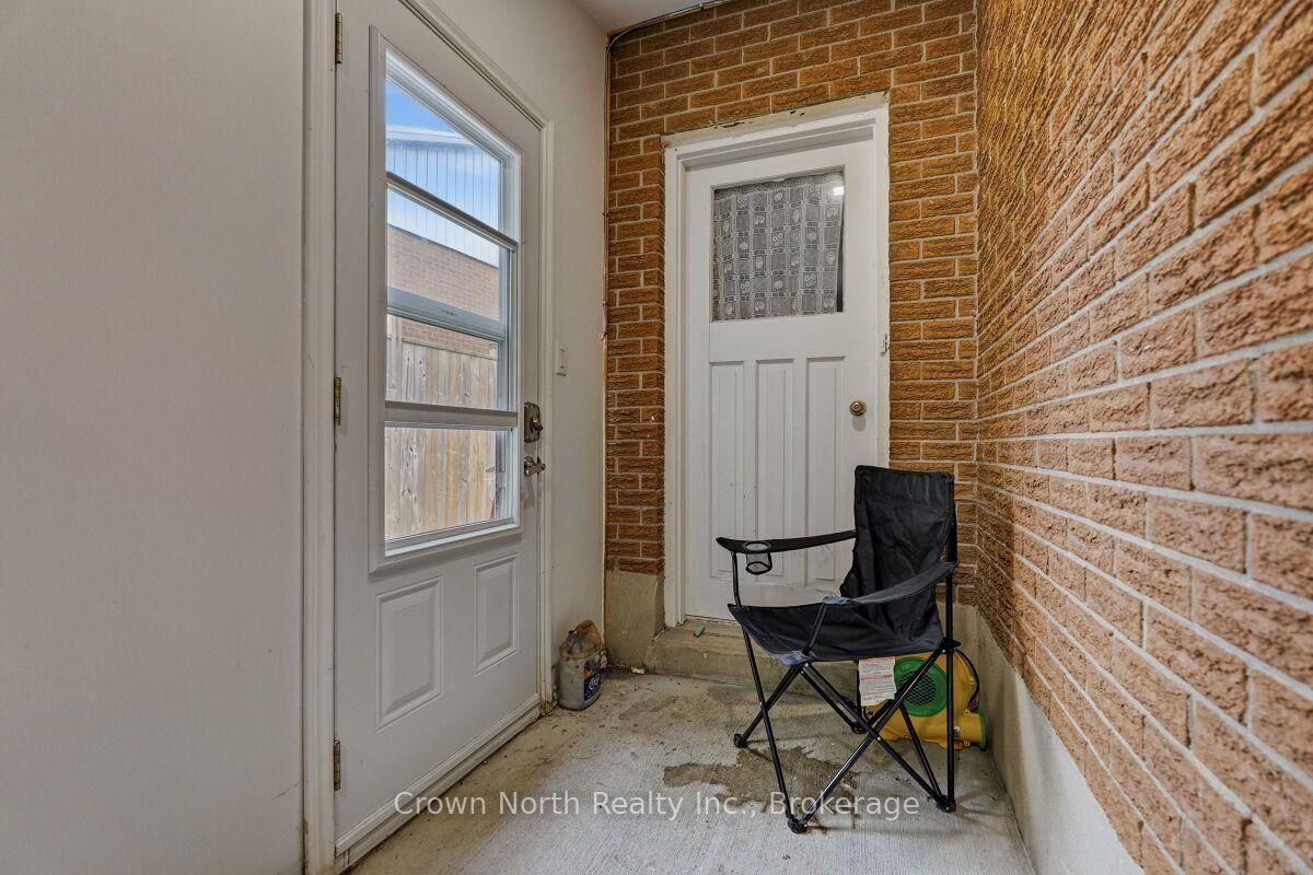 127 Carson Dr, Kitchener — 42