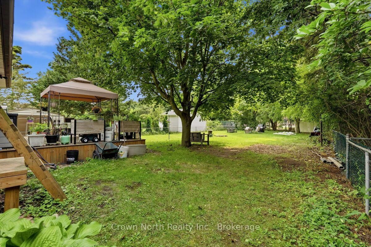127 Carson Dr, Kitchener — 44