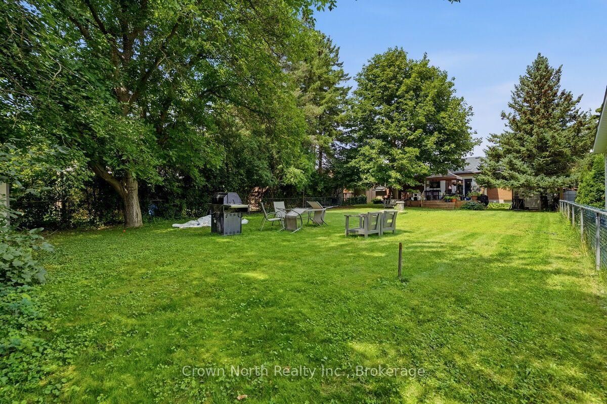 127 Carson Dr, Kitchener — 50