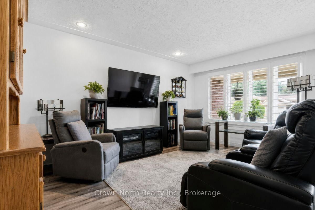 127 Carson Dr, Kitchener — 9