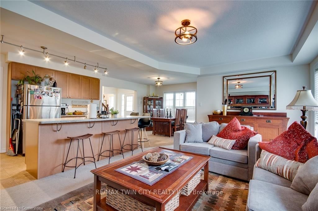 18 Blue Oak St, Kitchener — 10