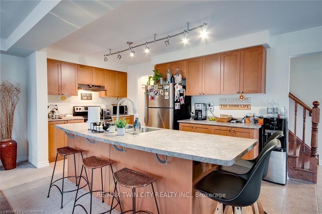 18 Blue Oak St, Kitchener — 16