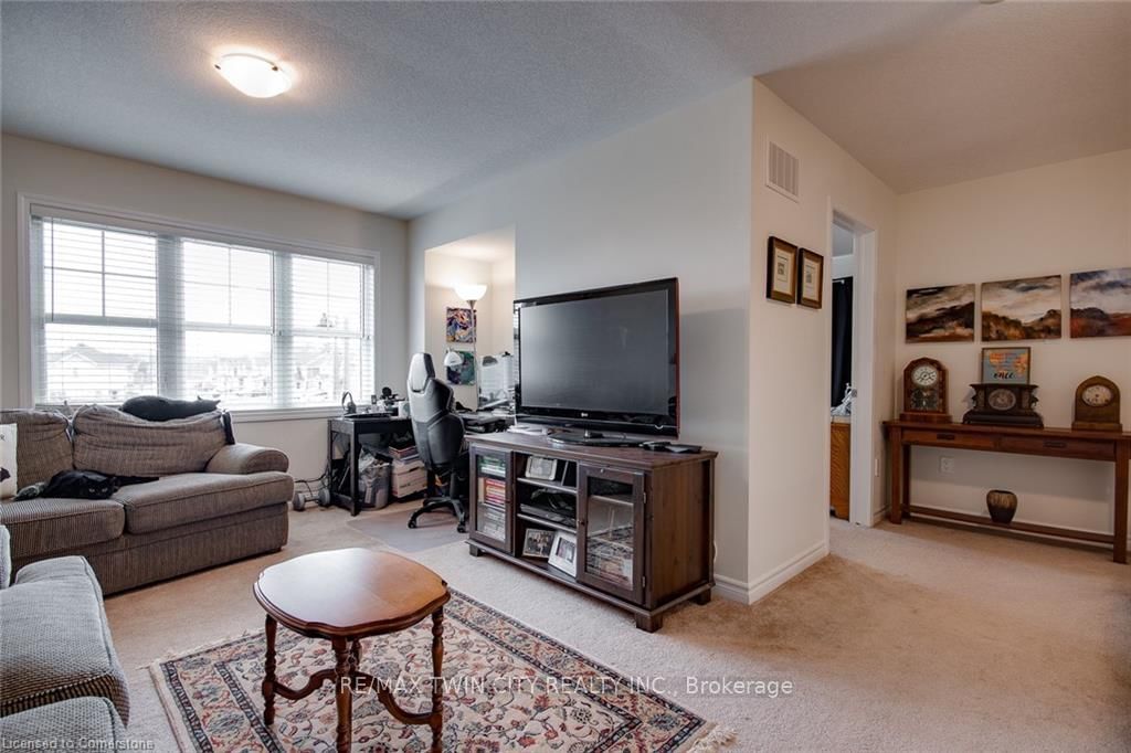18 Blue Oak St, Kitchener — 25