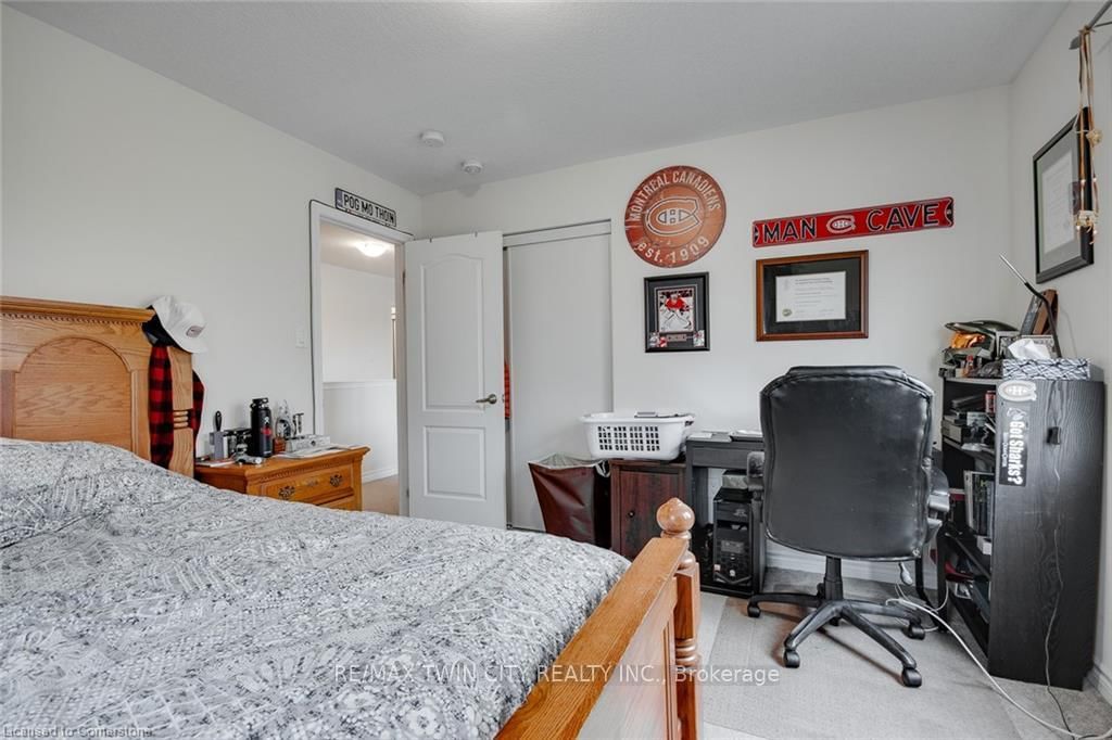 18 Blue Oak St, Kitchener — 28