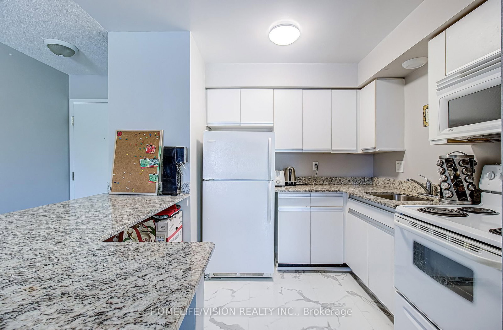 310-271 Eiwo Crt, Waterloo — 10