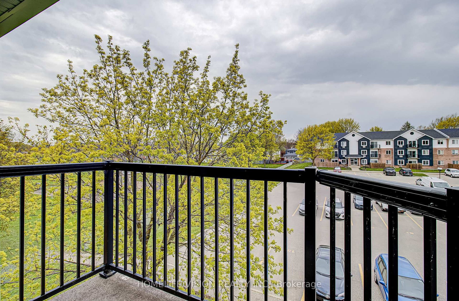 310-271 Eiwo Crt, Waterloo — 4