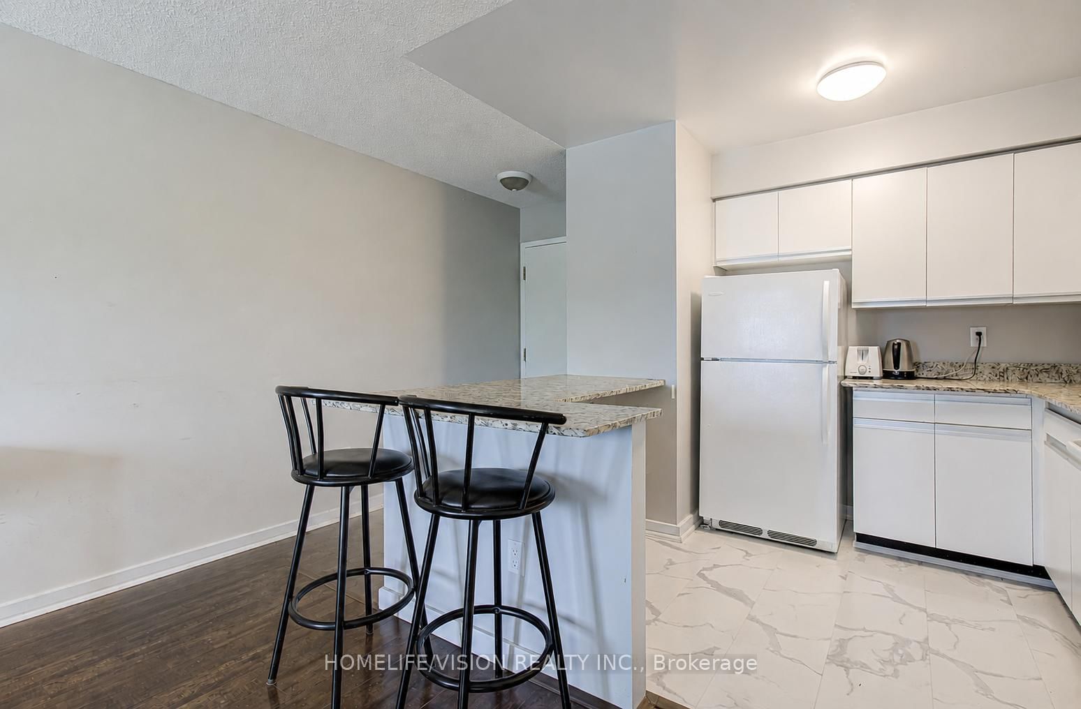 310-271 Eiwo Crt, Waterloo — 8