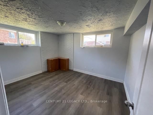 Bsmt-2067 Old Mill Rd, Kitchener — 6